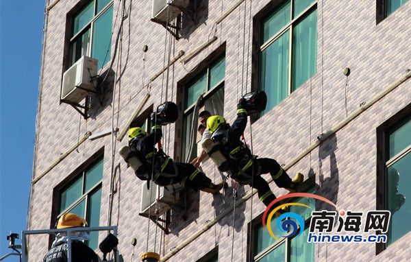 119消防宣传周活动海口启动 居民体验火场逃