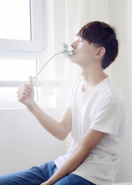 鹿晗杨洋都弱爆了!繁星威仔才算得上是小鲜肉中的极品