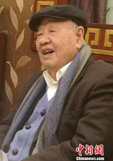 88岁高龄台湾诗人洛夫。　应妮　摄