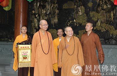 龙天降甘露 中国佛教协会会长学诚大和尚莅临大佛寺