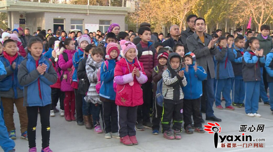 十二师各单位深入开展民族团结一家亲活动