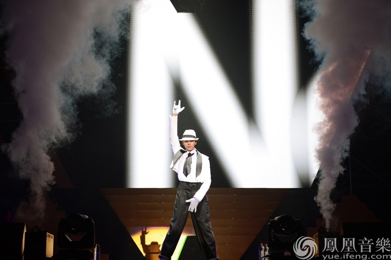 陈伟霆|不厌其烦,再把努力标签贴一遍,才撑得