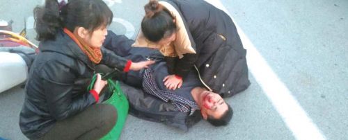 最美莱州姑娘救人 不顾嘴上血污人工呼吸半小