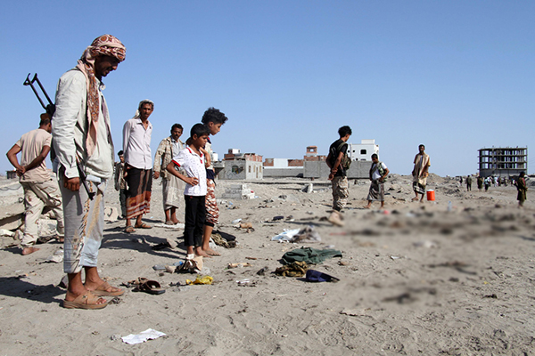 也门一军营遭自杀式袭击 至少41人死亡
