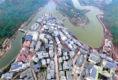 两江国际影视城 重现凤凰涅盘浴火重生的英雄城市