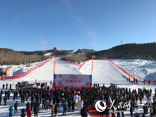 齐齐哈尔奥悦碾子山国际滑雪场12月23日开园