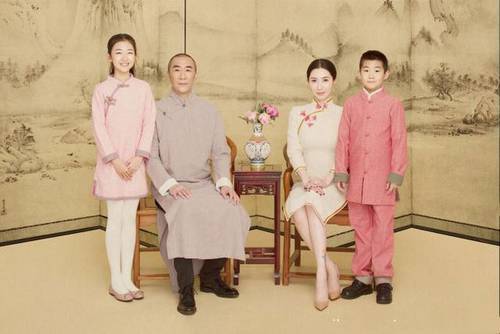 孙俪古装全家福|邓超孙俪结婚纪念日齐晒古装