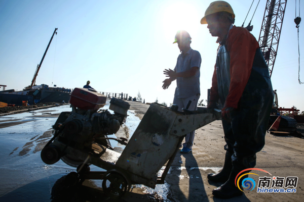 海南铺前跨海大桥雏形初现 完成总投资12612
