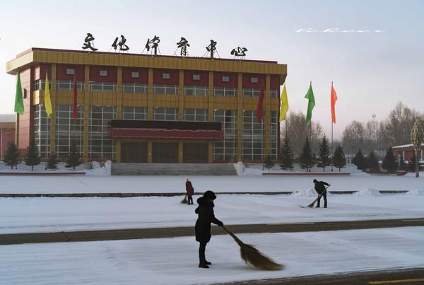 恩和哈达人口_易建联和哈达迪(2)