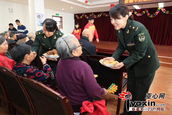 新疆军区总医院护士赴乌鲁木齐市养老福利院献