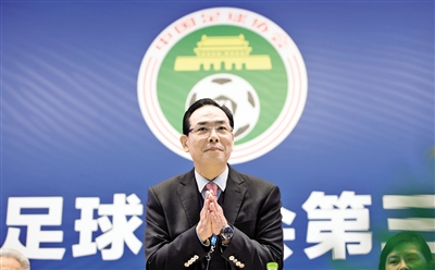 谈中超、中甲只升不降都拥护 说联盟章程时俱