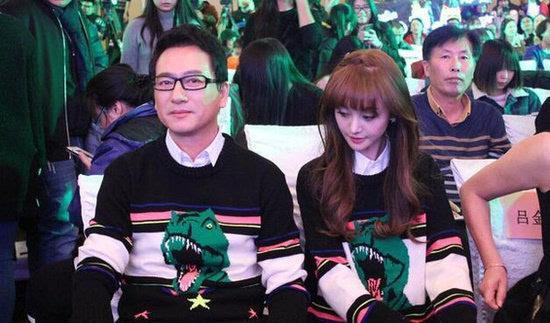 郑爽与爽爸郑成华互动日常:2017只希望我爸别