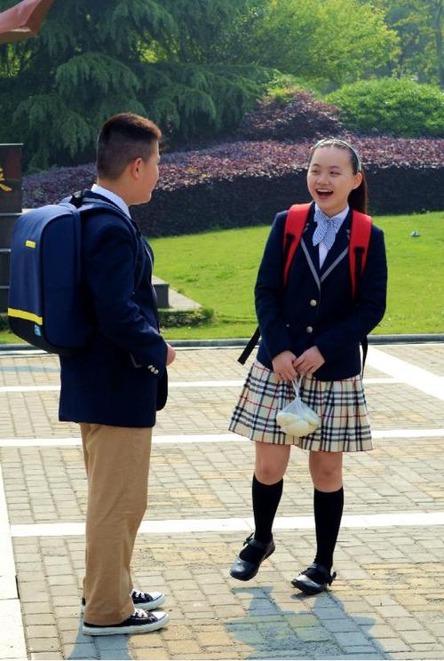 《爸爸是条龙》辽宁卫视热播 徐黄丽学霸形象