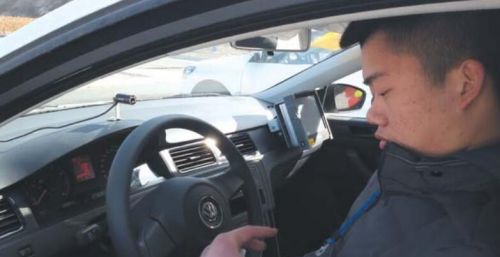 济南城西考场进场考驾照得先刷脸 省内首次使