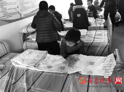 威海:统一路小学举行社区公益活动