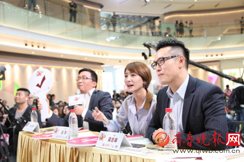 （左起）知名教授、学界大咖张志安、广州广播电视台知名主播梁志皋、广州广播电视台著名主持人赵荣