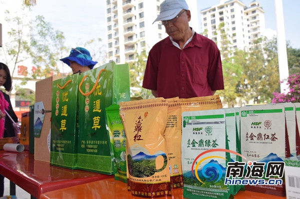 　　生态茶叶、养身忧盾草等也走进了本次展销活动。南海网记者刘丽萍摄