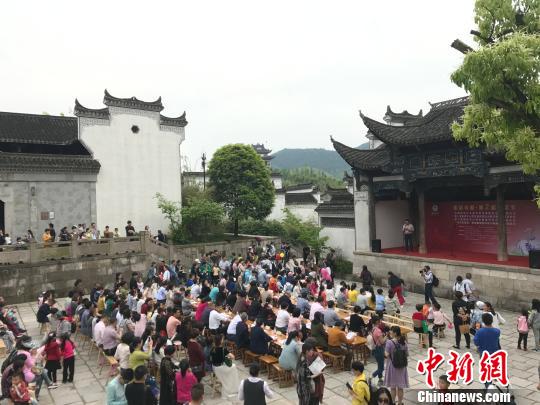 浙江武义举办第二届童话节 奚金燕 摄