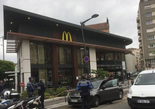 法国格勒诺布尔一家麦当劳4月27日生爆炸事件