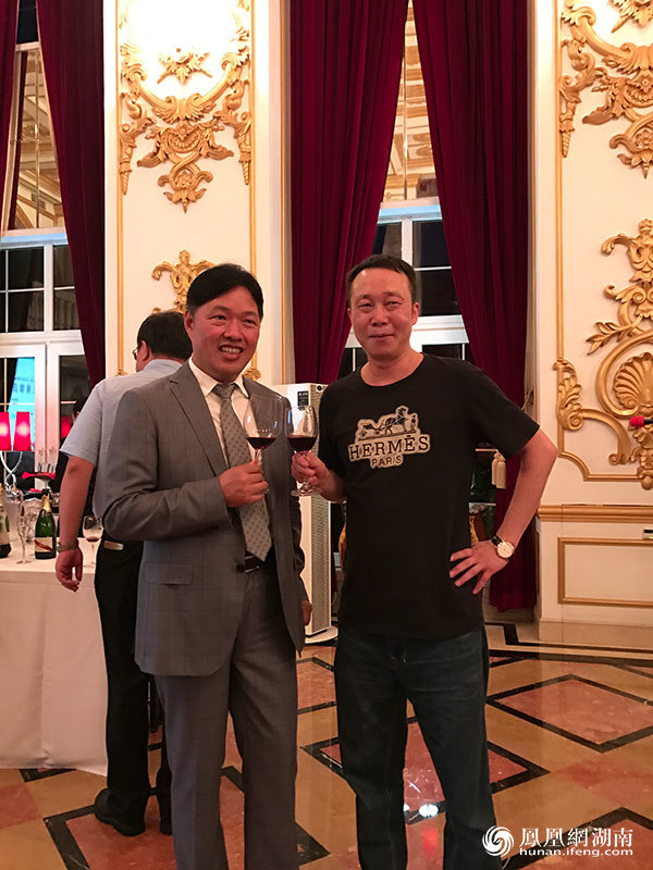众友董事长_董事长办公室图片(2)