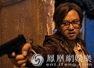 《城市之光》邓超热血持枪 诠释角色多面性