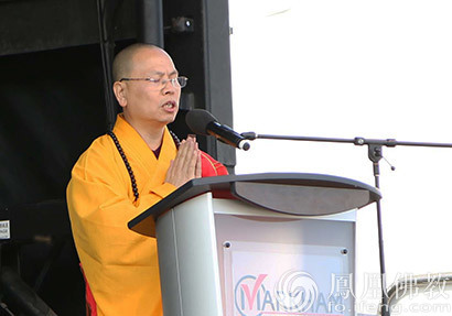 加拿大建国150周年庆典 达义大和尚用英文开示