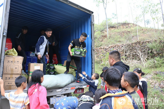 女童守护者河南公益行走进汝阳 用爱心点亮希望