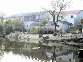 夫妻二人牌桌酣战2岁幼子在门外水塘溺亡(图)
