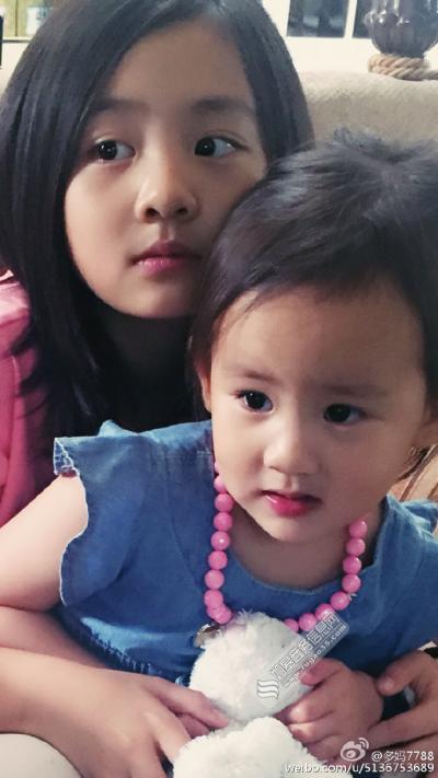 孙莉晒出一对女儿 网友:好漂亮!_凤凰厦门