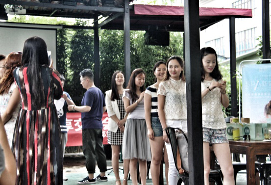 欧陌线下交流极限烧脑 淘宝小二携手网红神秘