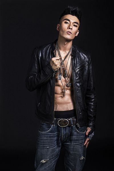 楚博仁繁星直播歌友会晒海量收藏 神曲《伤不