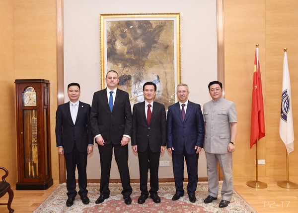 中国华信董事叶简明会谈塞尔维亚总统顾问米基