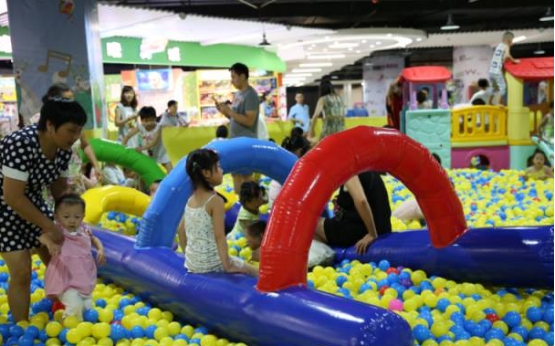 百万海洋球+真声恐龙宴 万家丽时尚生活购物广场让你三伏天玩