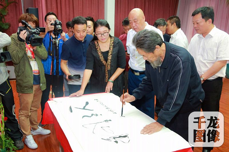 系列电影《萧墅老人》在京开机 李雨伦 臧天朔