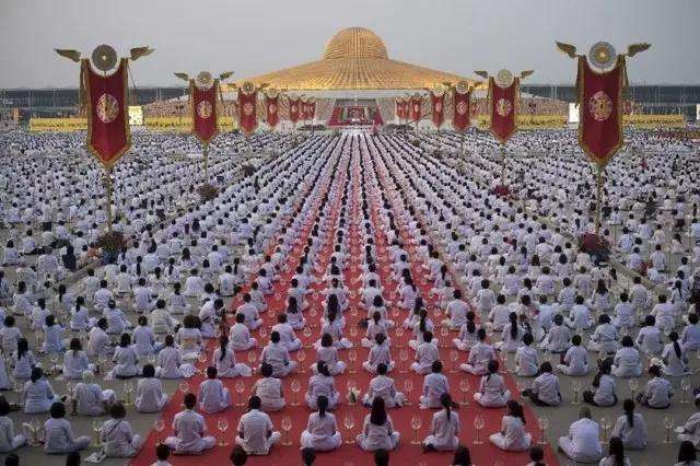 史无前例！泰国上千警察围攻最富佛寺