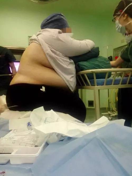260斤孕妇产子 女婴刚出生就被要求一辈子节食