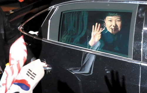 韩国检方考虑何时调查起诉朴槿惠 本周内或传讯