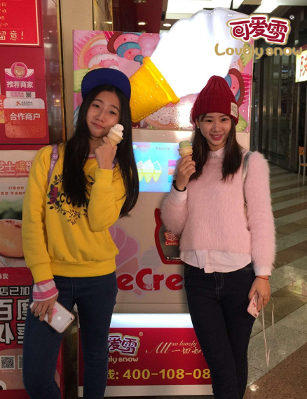 走到哪里火到那里,可爱雪机器人自助售卖机潮