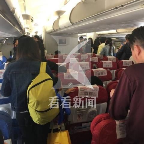 上海一航班因故障返航 乘客闻到焦糊味