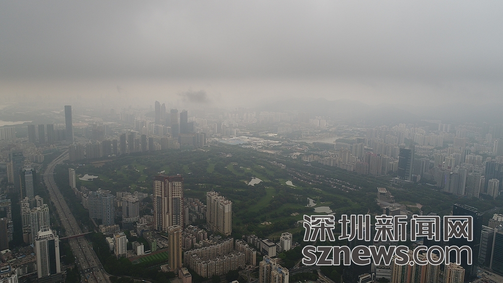 黑云锁城下的深圳 开启风雨模式
