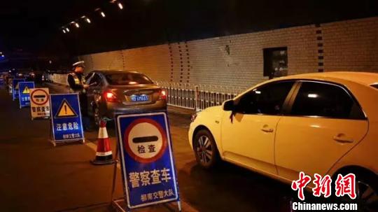 广西男子酒驾被查 交警直接扣光12分暂扣驾照