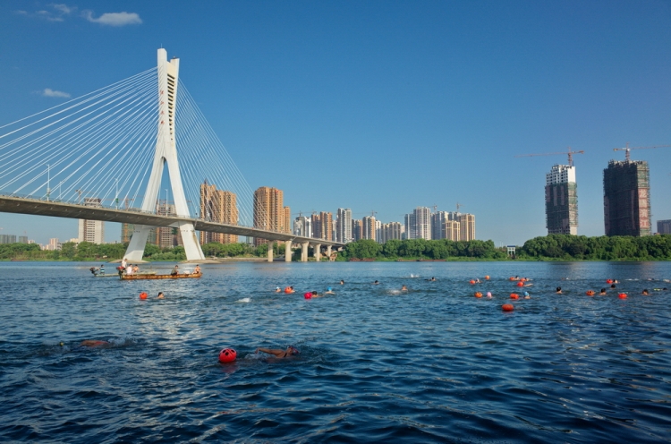 gdp增速_2019宜春gdp(2)