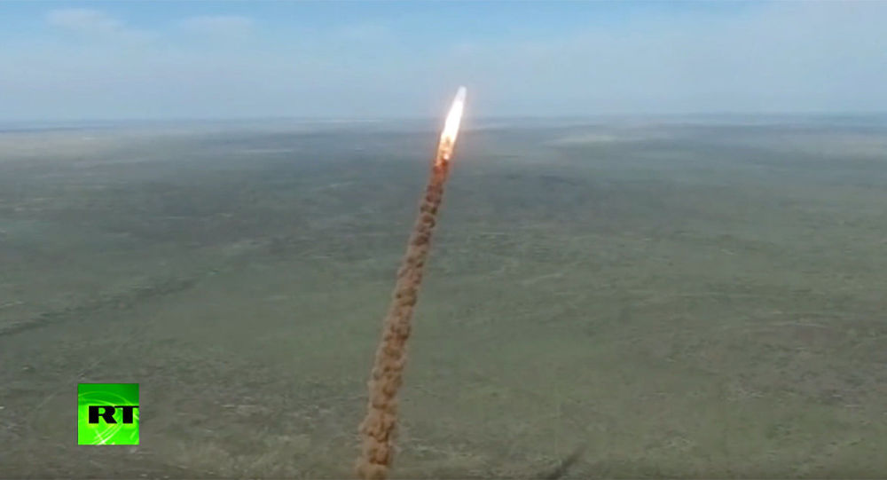俄军宣布成功测试反导系统 拦截来袭弹道导弹