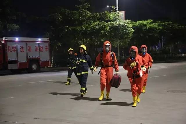贵港一加油站发生漏油事故,3000升汽油全部流