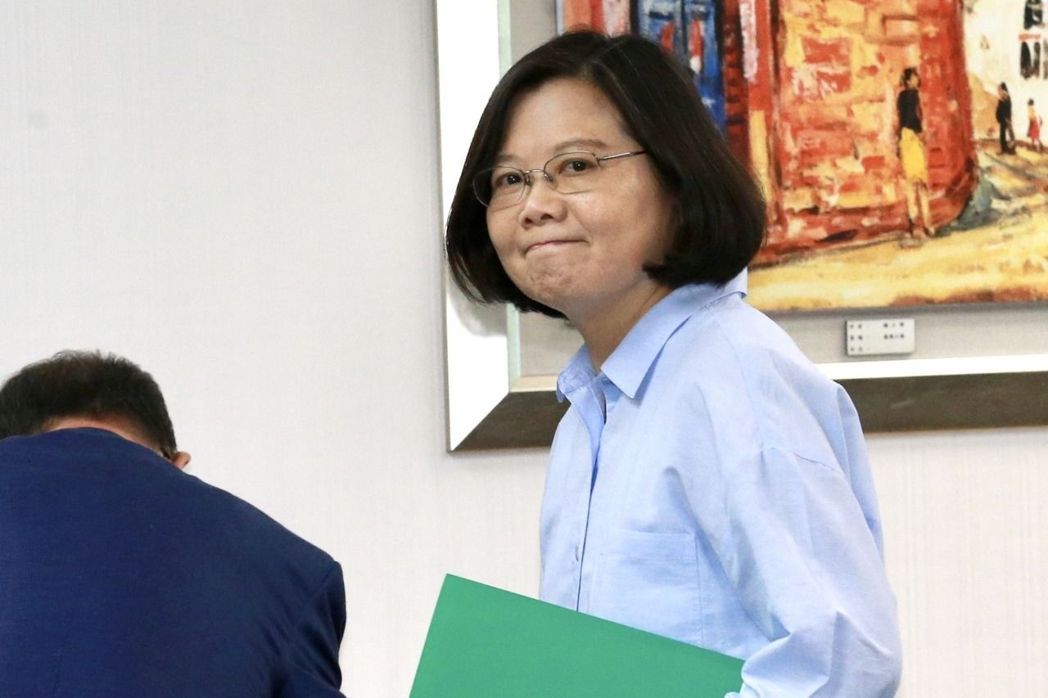 蔡英文被骂“老鼠、女妖”屡次取消行程 今日终现身_凤凰资讯