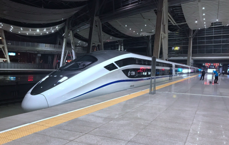 中国最新型纵向卧铺动车组亮相 火车上不用再横着睡