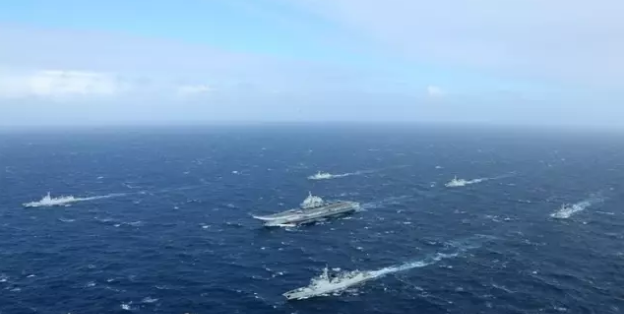 台媒：辽宁舰今日凌晨穿越台湾海峡 台军全程监控