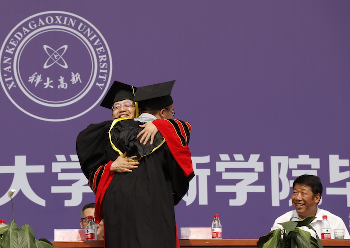 3、陕西高中毕业证图片：谁能发一份陕西高中毕业证复印件？ 