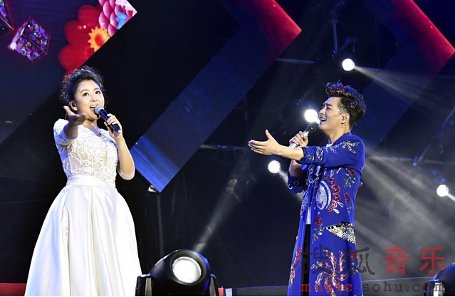 云飞全国巡演乌兰察布站举办 强大助演团加盟