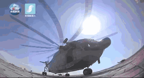央视：“坐”坦克“驾”战机 180秒特殊视角看阅兵